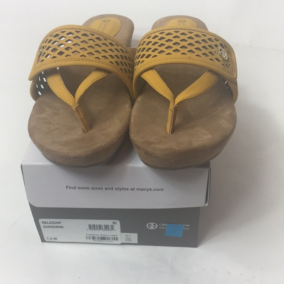 Giani Bernini Releigh Thong Yellow Sandal NIB - Picture 6 of 7